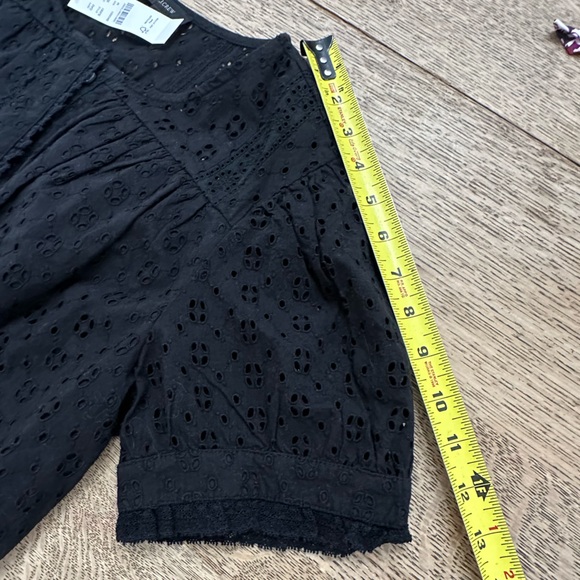 J. Crew NWT Eyelet Cropped Top Blouse Lace Covered Buttons BLACK medium - Picture 12 of 16